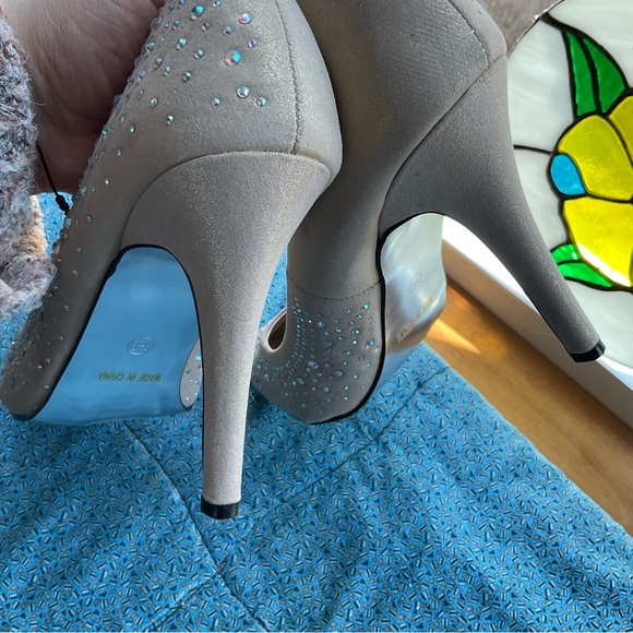 Cause & Effect Robbie Opal Rhinestone Heels - Picture 7 of 7